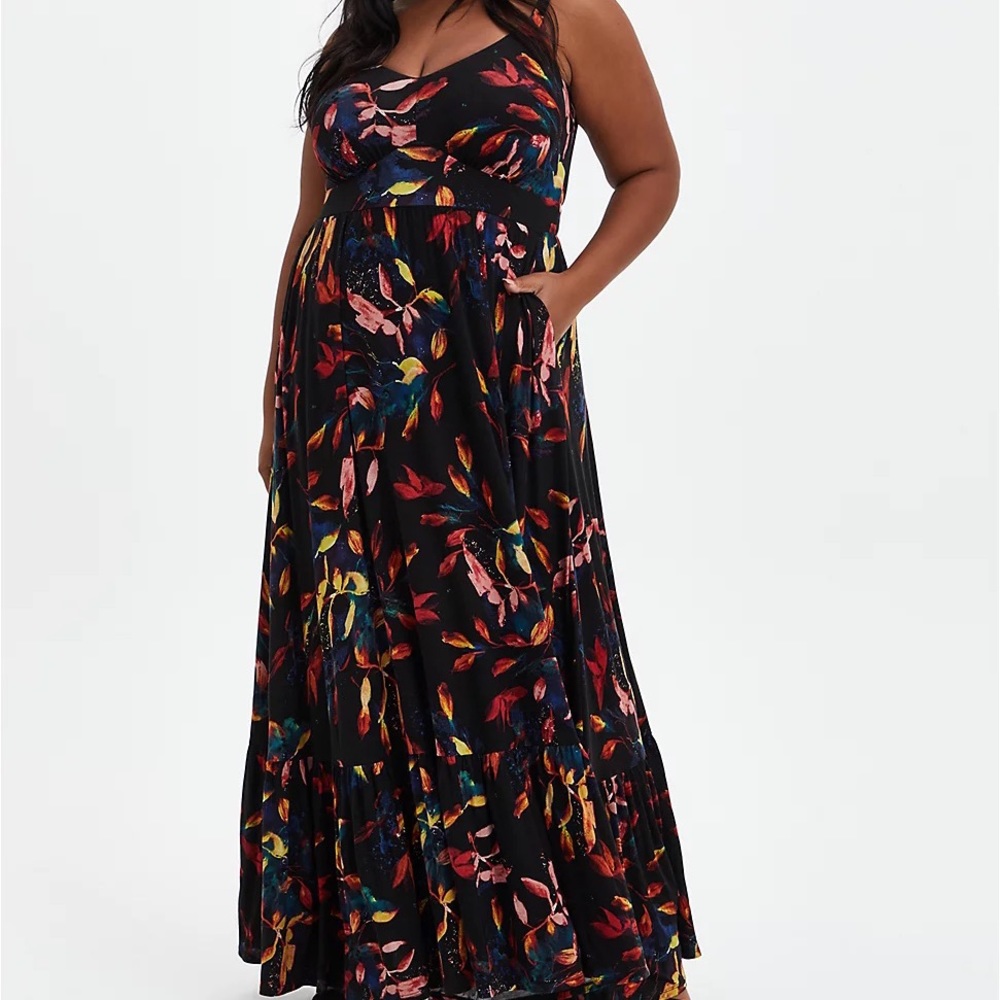Torrid NWT Size 4 Tiered Maxi Dress - Super Soft Floral Black